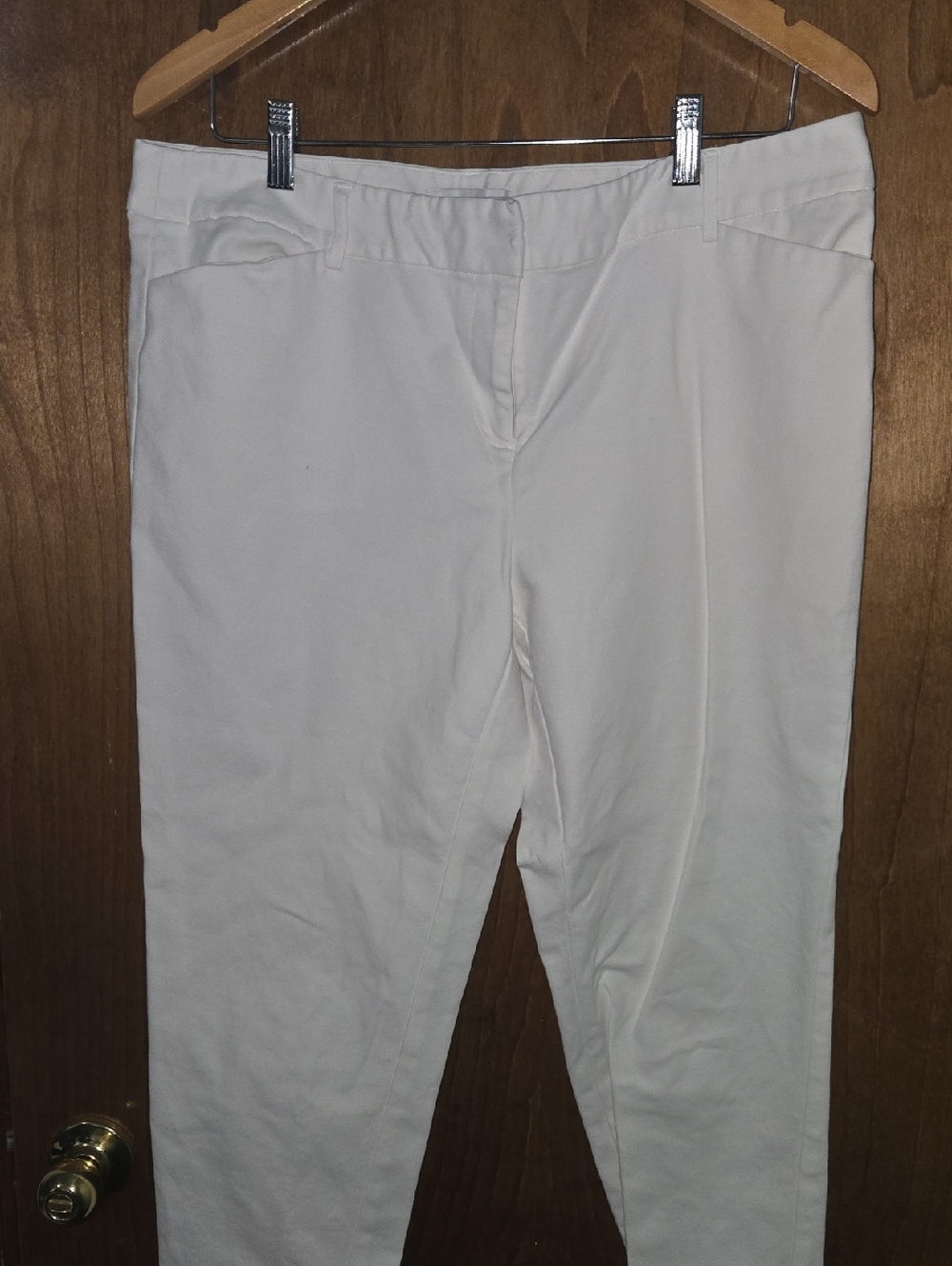 Liz Claiborne White Pull-On Pants With Clean Waistband